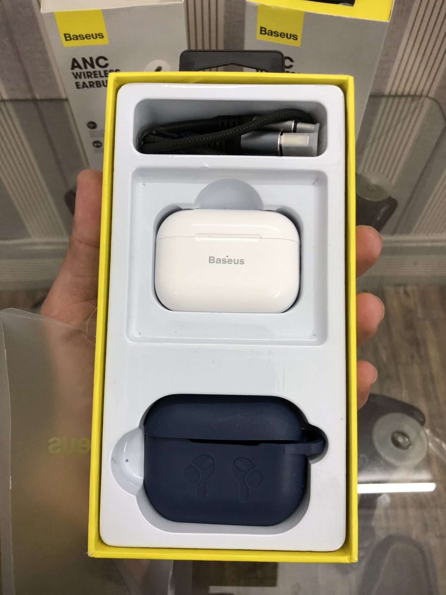 BASEUS AirPods Pro 2 with Pouch Buzzer Magnet TypeC.