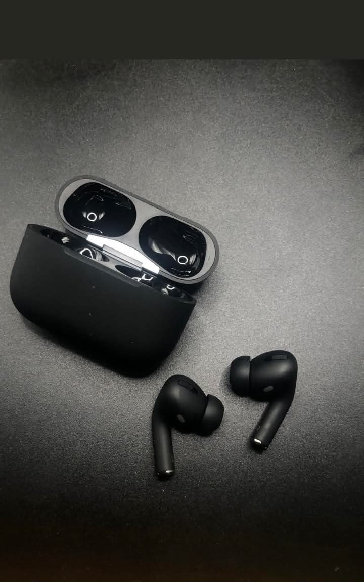 Black Airpods Pro 2 ANC